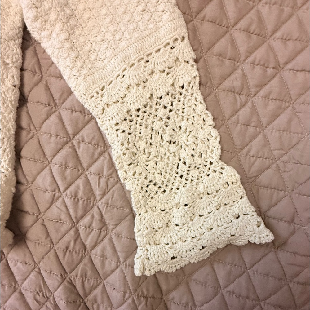 Tiara Ivory Crochet Lace Pullover - Picture 6 of 7